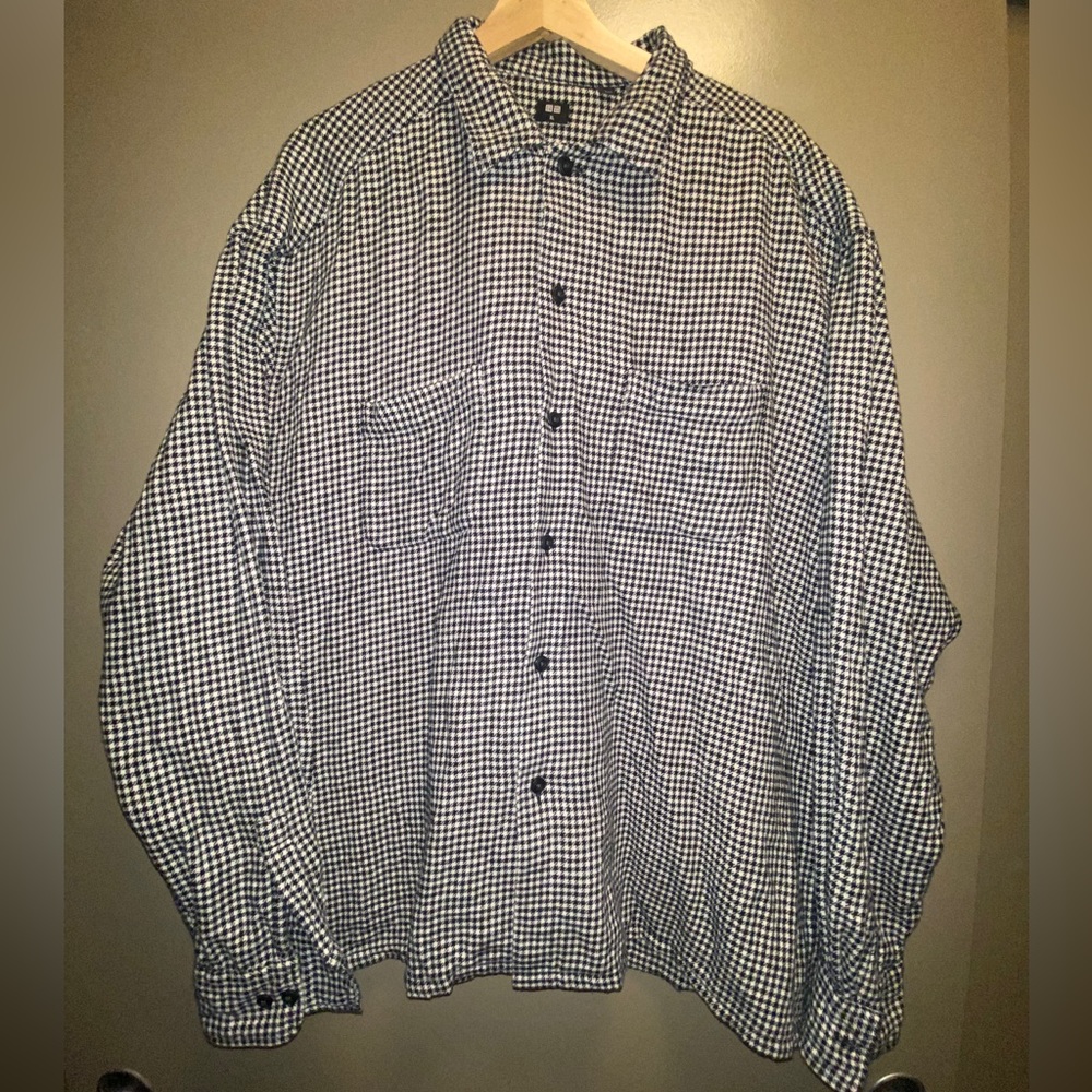 Uniqlo houndstooth button down shirt